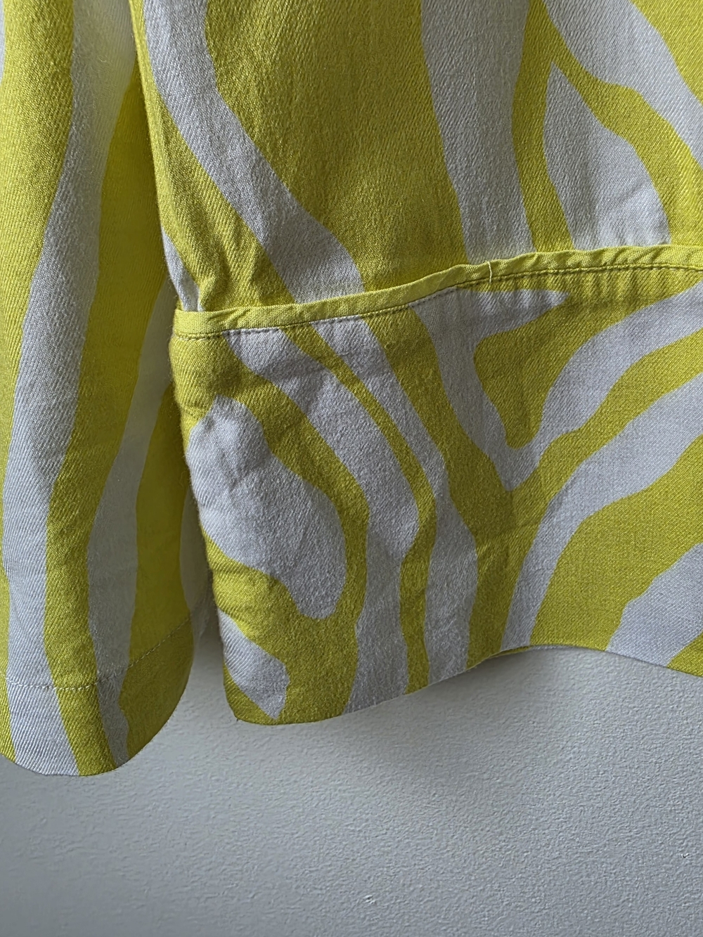 By Anthropologie Zebra Print Flannel Preppy Shirt PJ Top XS Citron Casual Chic - Picture 8 of 10